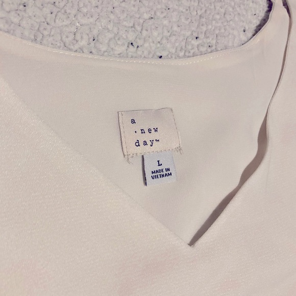 Top - Picture 2 of 3